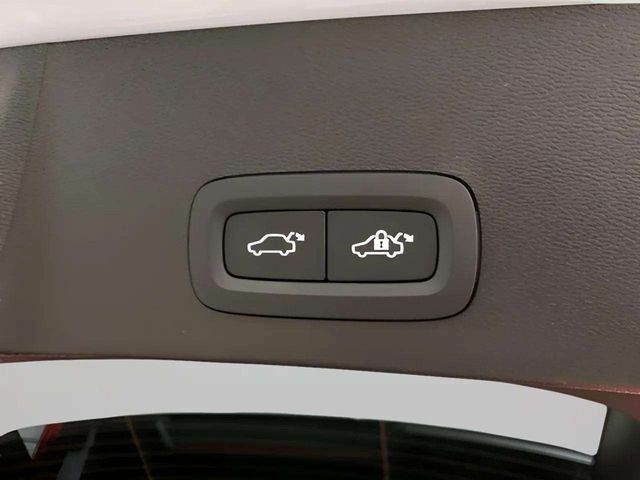 2025 Volvo XC40 B5 Core Dallas TX