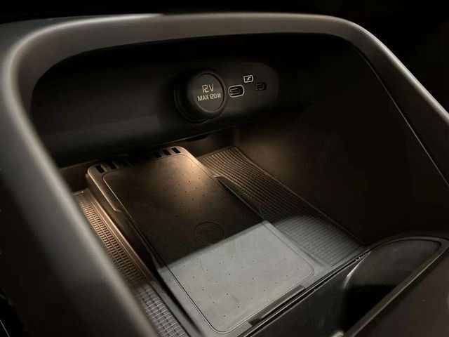 2025 Volvo XC40 B5 Core Dallas TX
