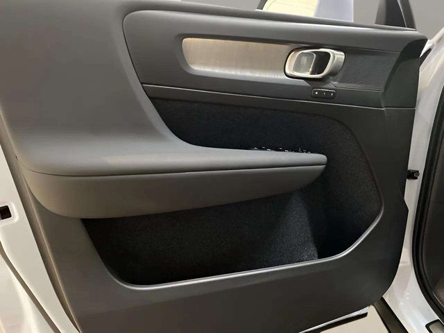 2025 Volvo XC40 B5 Core Dallas TX