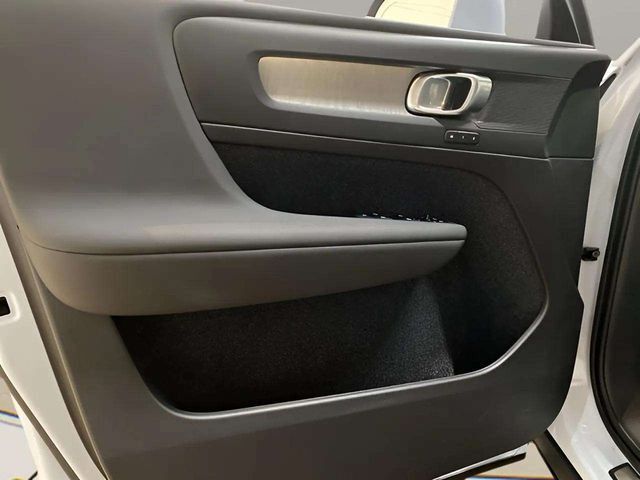 2025 Volvo XC40 B5 Core Dallas TX