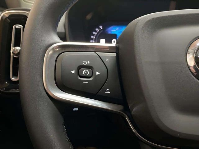 2025 Volvo XC40 B5 Core Dallas TX