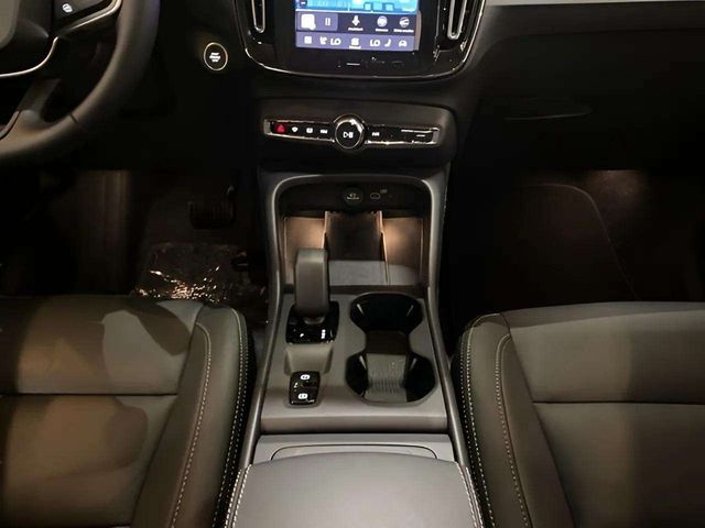 2025 Volvo XC40 B5 Core Dallas TX