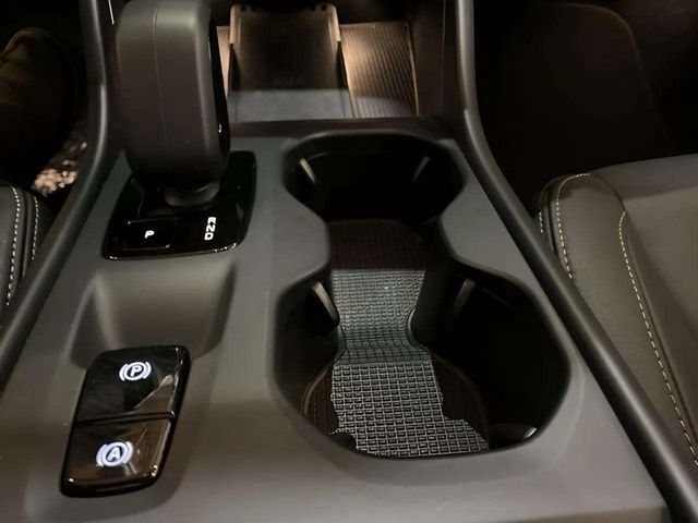2025 Volvo XC40 B5 Core Dallas TX
