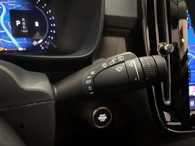 2025 Volvo XC40 B5 Core Dallas TX