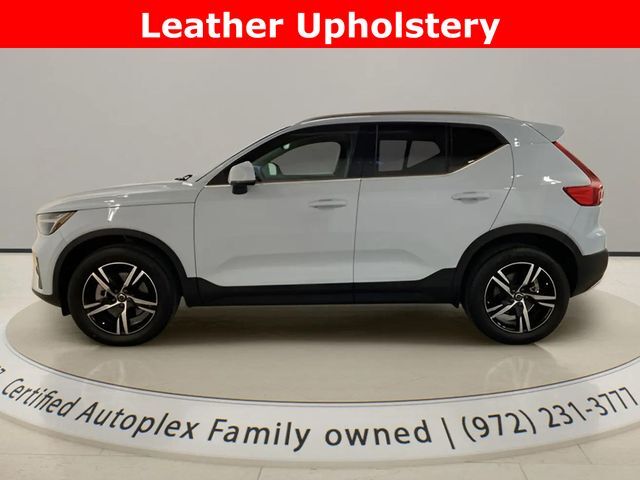 2025 Volvo XC40 B5 Core