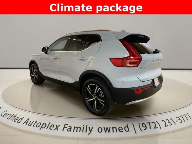 2025 Volvo XC40 B5 Core