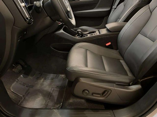 2025 Volvo XC40 B5 Core Dallas TX