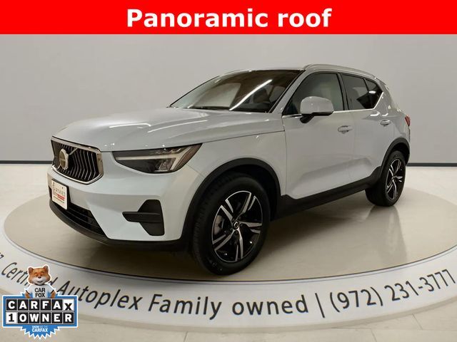 2025 Volvo XC40 B5 Core Bright AWD's photo