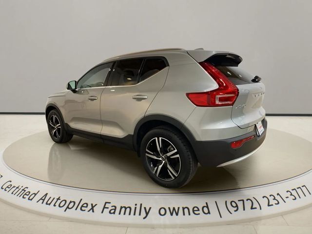 2025 Volvo XC40 B5 Core