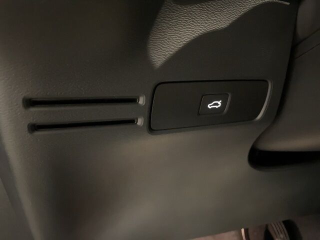 2025 Volvo XC40 B5 Core Dallas TX