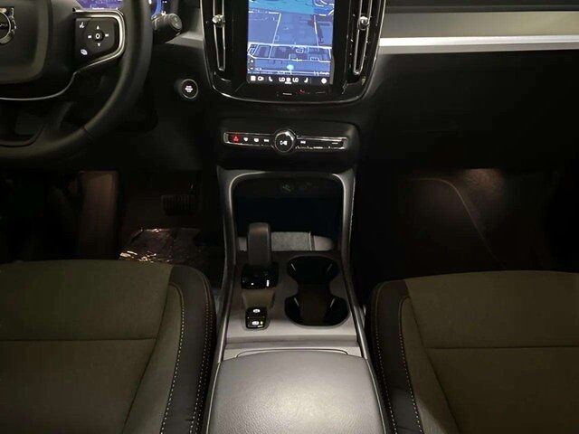 2025 Volvo XC40 B5 Core Dallas TX