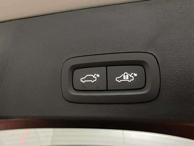 2025 Volvo XC40 B5 Core Dallas TX