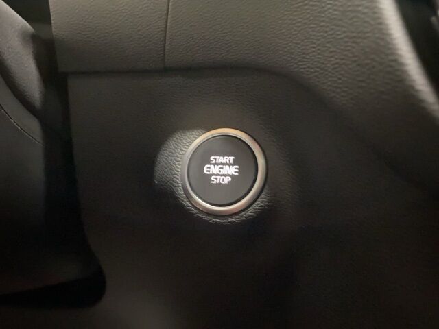 2025 Volvo XC40 B5 Core Dallas TX