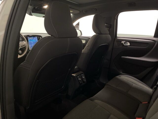 2025 Volvo XC40 B5 Core Dallas TX