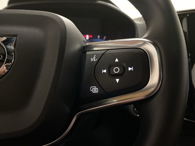 2025 Volvo XC40 B5 Core Dallas TX