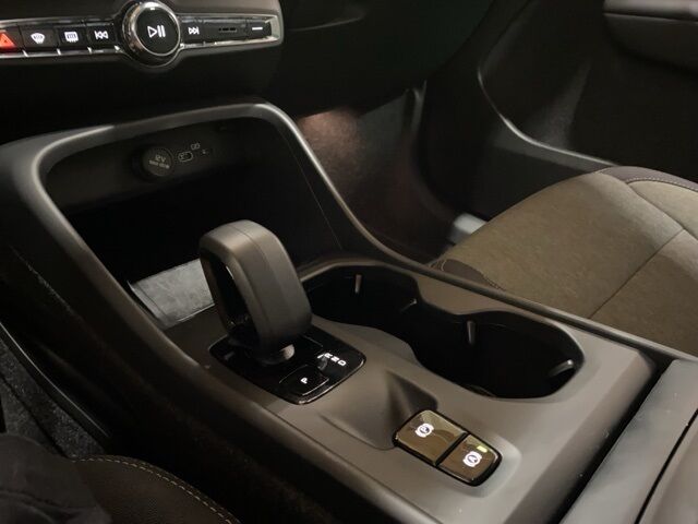 2025 Volvo XC40 B5 Core Dallas TX