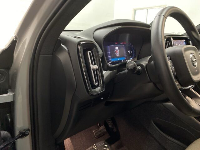 2025 Volvo XC40 B5 Core Dallas TX