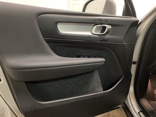 2025 Volvo XC40 B5 Core Dallas TX