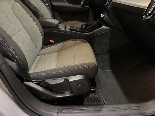 2025 Volvo XC40 B5 Core Dallas TX