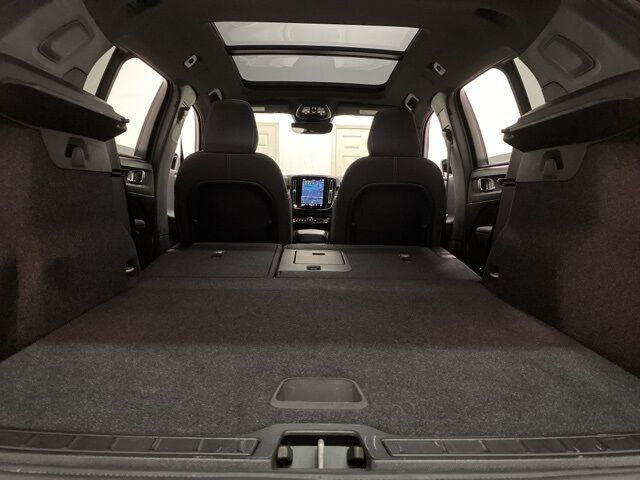 2025 Volvo XC40 B5 Core Dallas TX