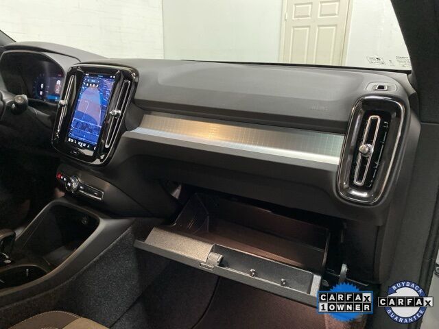 2025 Volvo XC40 B5 Core Dallas TX