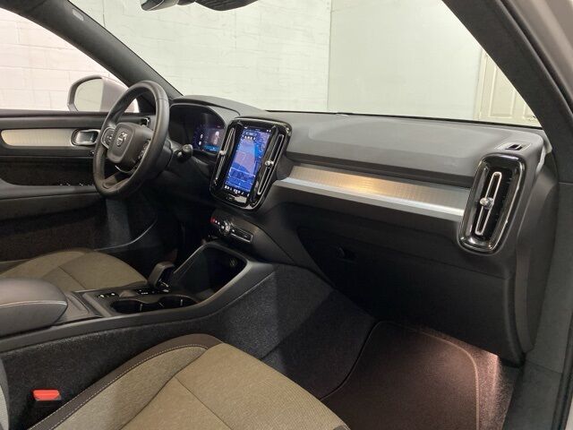 2025 Volvo XC40 B5 Core Dallas TX