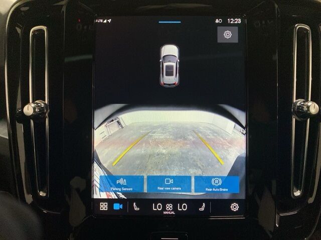 2025 Volvo XC40 B5 Core Dallas TX