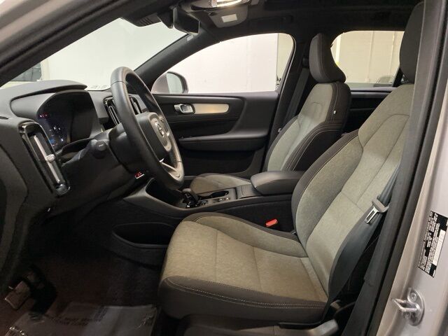 2025 Volvo XC40 B5 Core Dallas TX