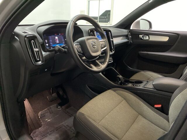 2025 Volvo XC40 B5 Core Dallas TX