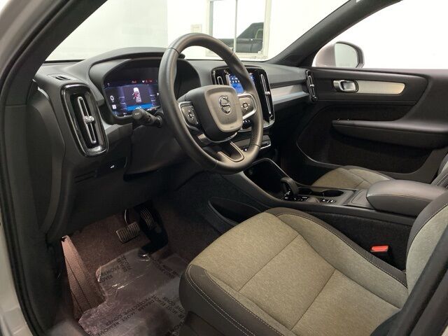 2025 Volvo XC40 B5 Core Dallas TX