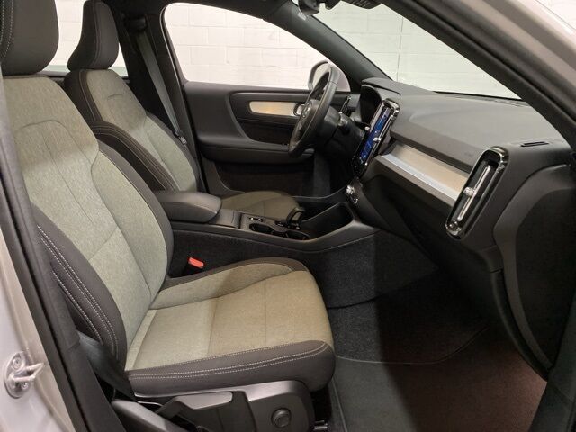 2025 Volvo XC40 B5 Core Dallas TX