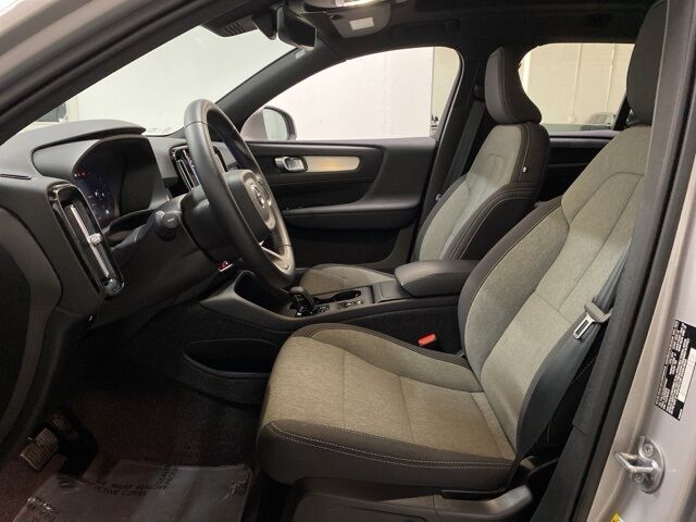 2025 Volvo XC40 B5 Core Dallas TX