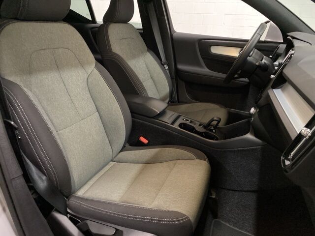 2025 Volvo XC40 B5 Core Dallas TX