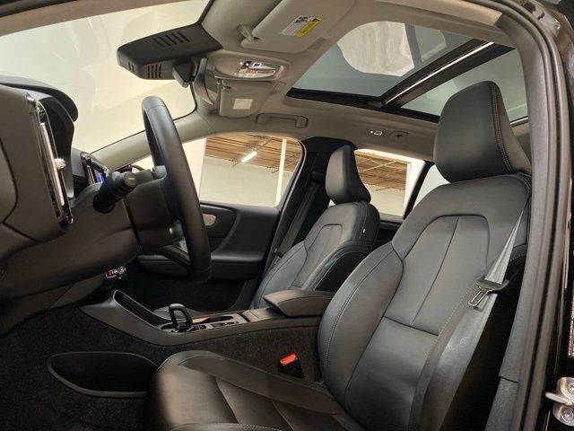 2025 Volvo XC40 B5 Core Dallas TX