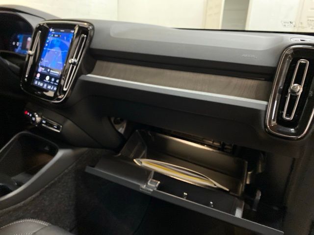 2025 Volvo XC40 B5 Core Dallas TX