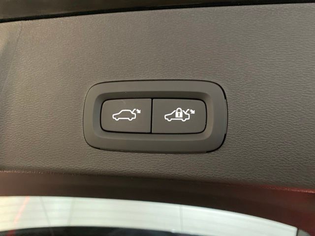 2025 Volvo XC40 B5 Core Dallas TX