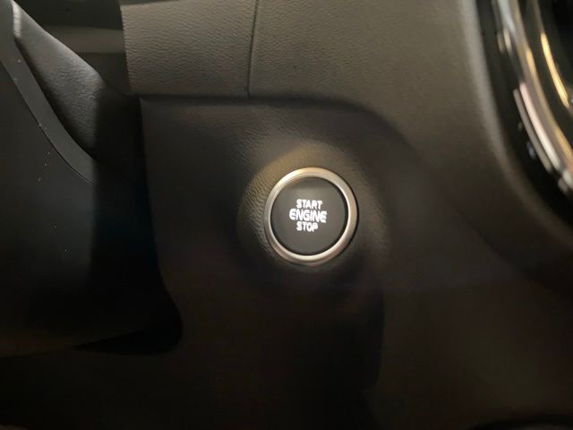 2025 Volvo XC40 B5 Core Dallas TX