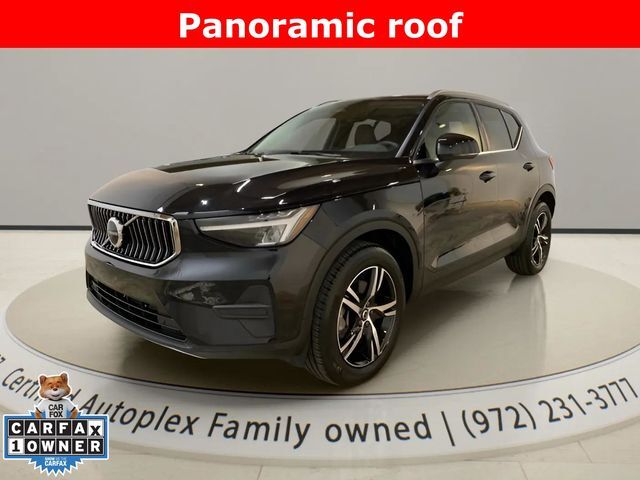 2025 Volvo XC40 B5 Core