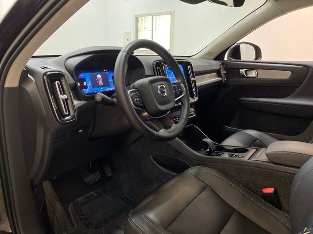 2025 Volvo XC40 B5 Core Dallas TX