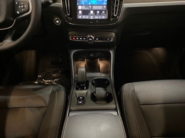 2025 Volvo XC40 B5 Core Dallas TX
