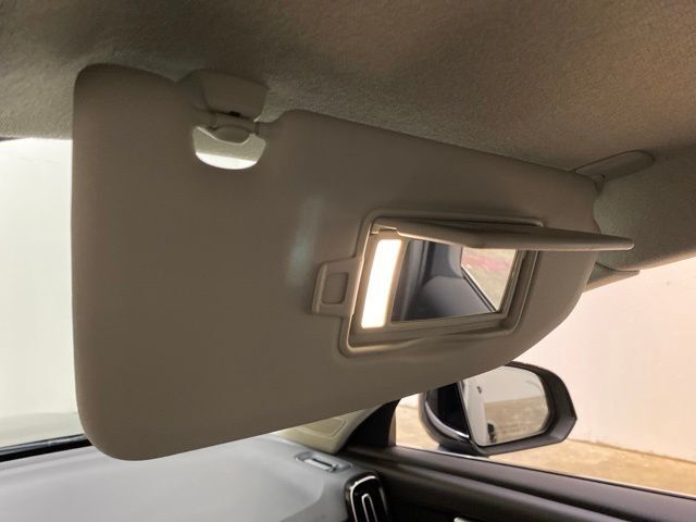 2025 Volvo XC40 B5 Core Dallas TX