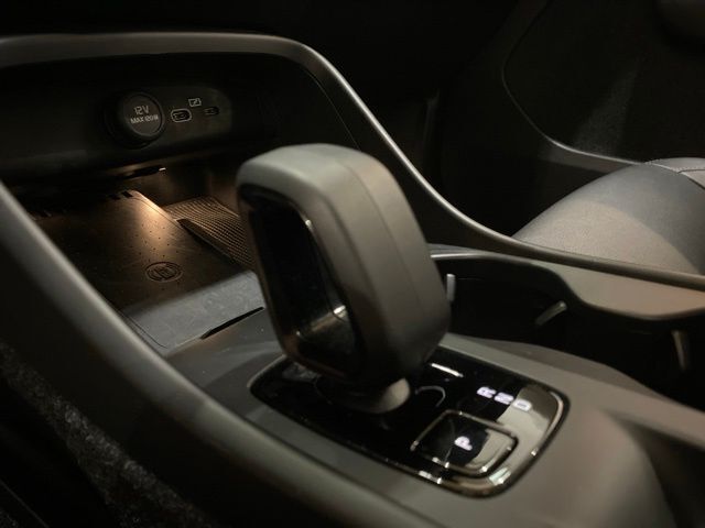 2025 Volvo XC40 B5 Core Dallas TX