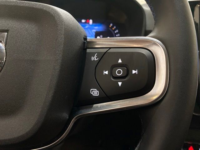 2025 Volvo XC40 B5 Core Dallas TX