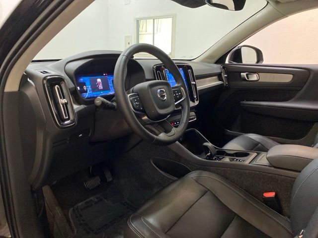 2025 Volvo XC40 B5 Core Dallas TX