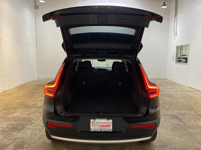 2025 Volvo XC40 B5 Core Dallas TX