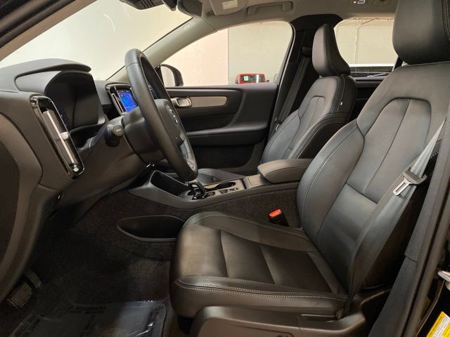 2025 Volvo XC40 B5 Core Dallas TX
