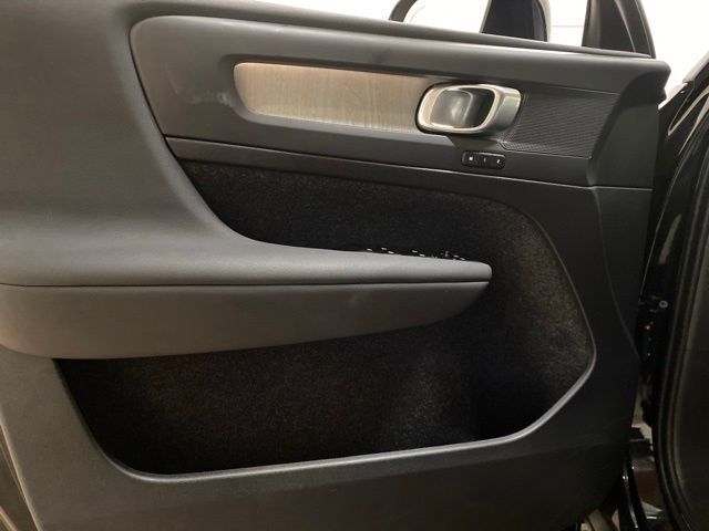 2025 Volvo XC40 B5 Core Dallas TX