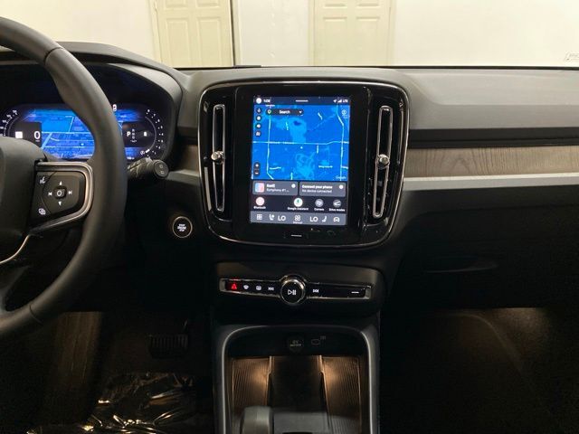 2025 Volvo XC40 B5 Core Dallas TX