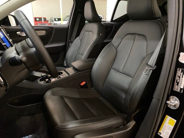2025 Volvo XC40 B5 Core Dallas TX