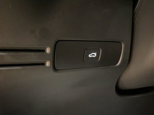 2025 Volvo XC40 B5 Core Dallas TX
